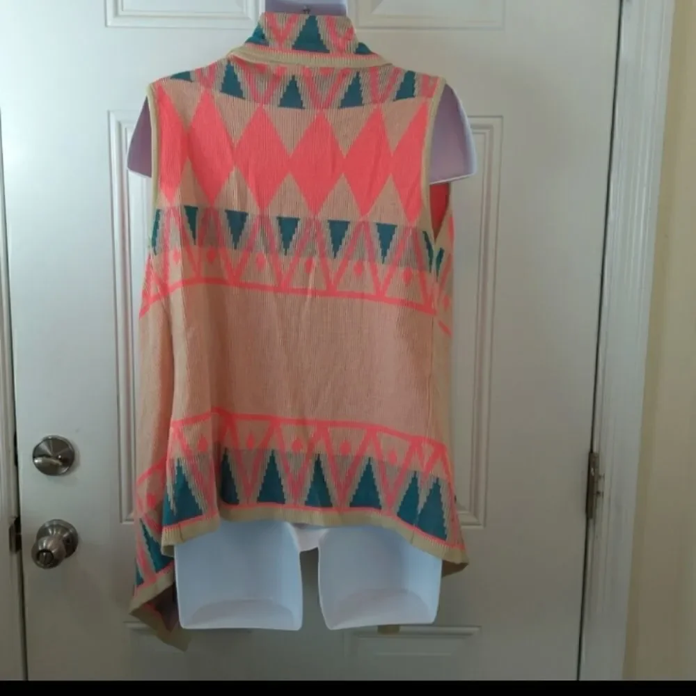 B-Sharp drape front sweater vest with collar - Picture 5 of 9